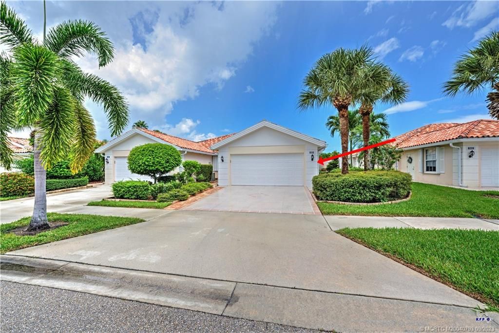 Photo of 8232 SE Double Tree Drive, Hobe Sound, FL 33455 (MLS # M20040793)