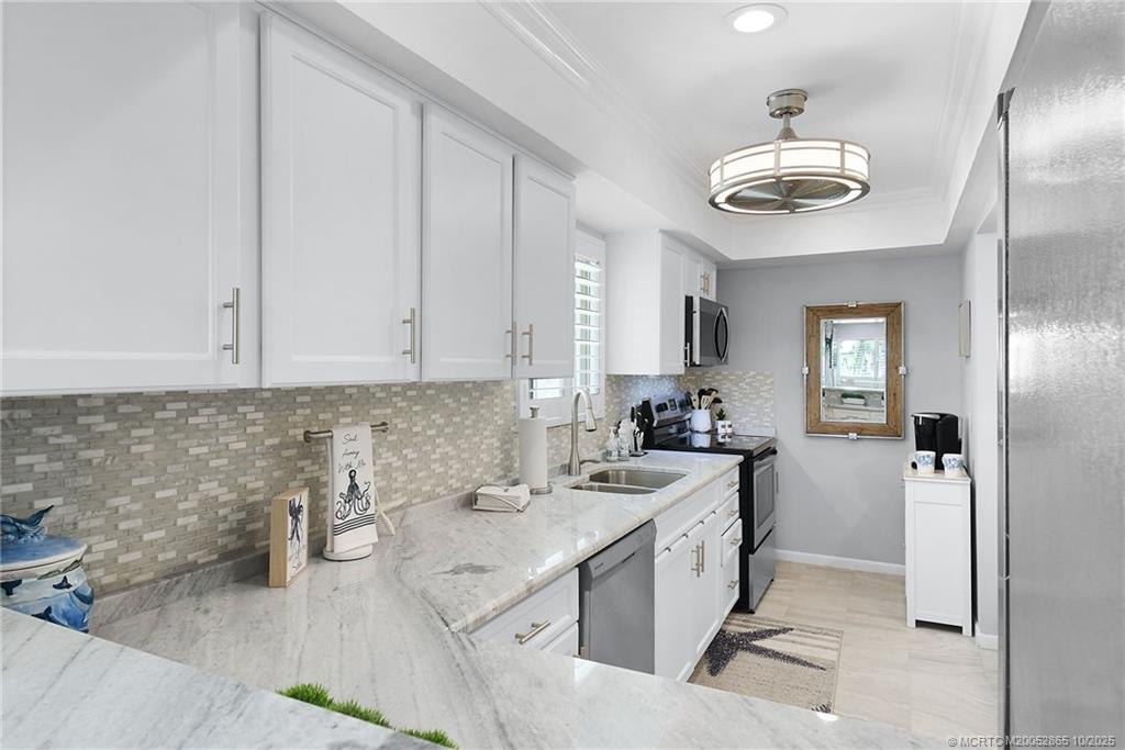 Stuart, Florida 34996, United States, 2 Bedrooms Bedrooms, ,2 BathroomsBathrooms,Residential,Pending,235443