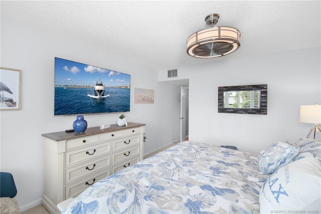 Stuart, Florida 34996, United States, 2 Bedrooms Bedrooms, ,2 BathroomsBathrooms,Residential,Pending,235443