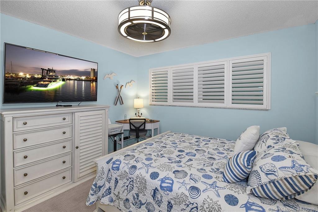 Stuart, Florida 34996, United States, 2 Bedrooms Bedrooms, ,2 BathroomsBathrooms,Residential,Pending,235443