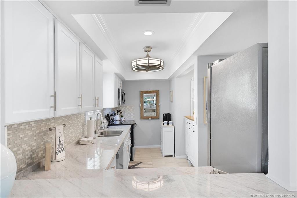 Stuart, Florida 34996, United States, 2 Bedrooms Bedrooms, ,2 BathroomsBathrooms,Residential,Pending,235443