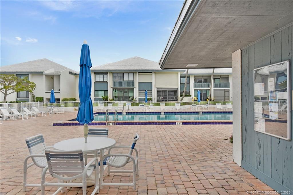 Stuart, Florida 34996, United States, 2 Bedrooms Bedrooms, ,2 BathroomsBathrooms,Residential,Pending,235443