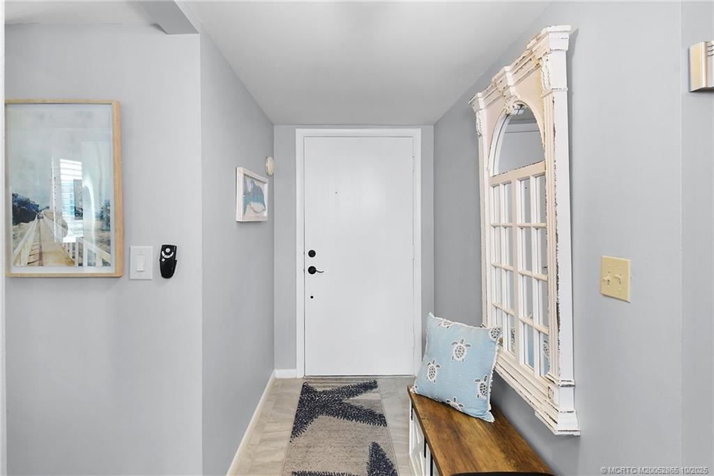 Stuart, Florida 34996, United States, 2 Bedrooms Bedrooms, ,2 BathroomsBathrooms,Residential,Pending,235443