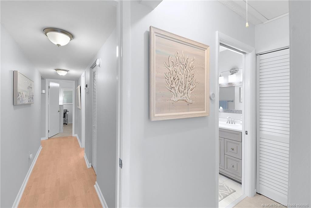 Stuart, Florida 34996, United States, 2 Bedrooms Bedrooms, ,2 BathroomsBathrooms,Residential,Pending,235443