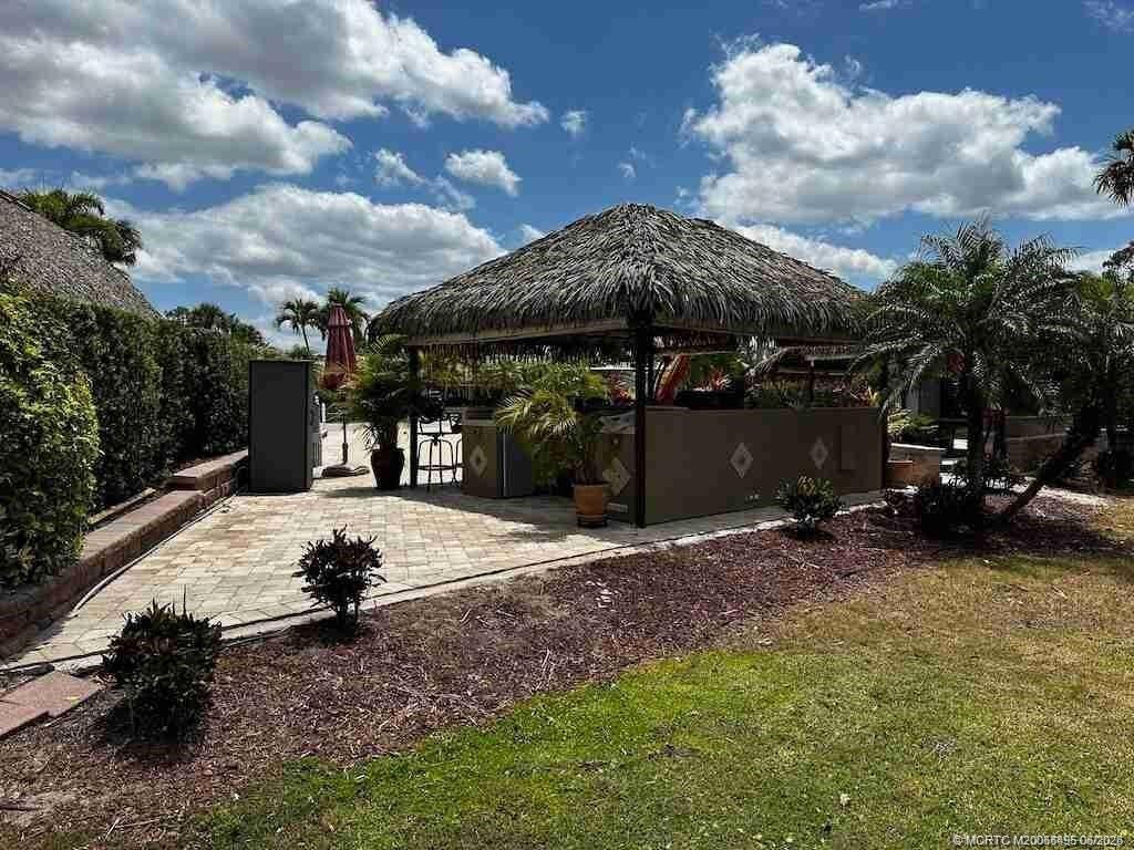441 NW Sandtrap Lane