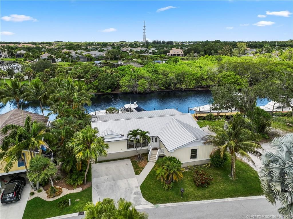 Photo of 700 SW Salerno Road, Stuart, FL 34997 (MLS # M20042914)