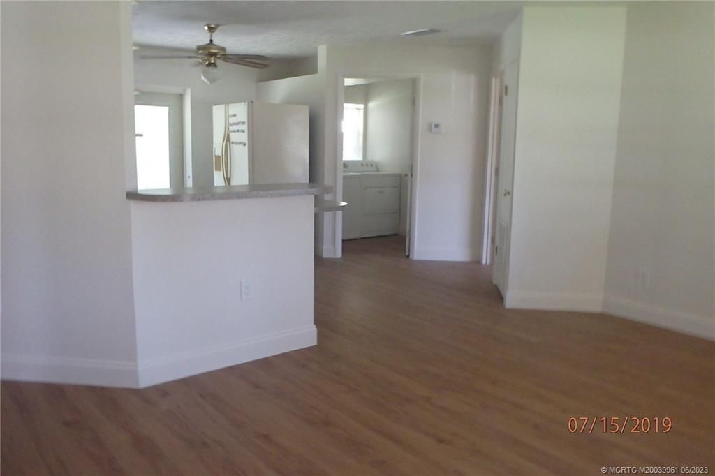 Photo of 526 SE Dolphin Drive, Stuart, FL 34996 (MLS # M20039961)