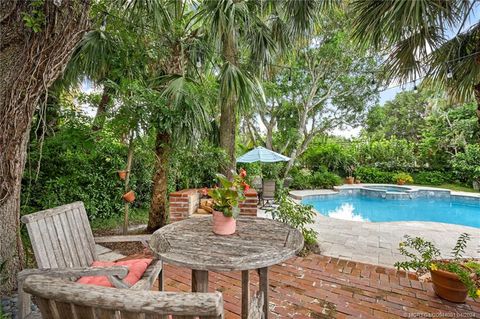 Photo of 808 SE Weir Street, Stuart, FL 34994 (MLS # M20044091)