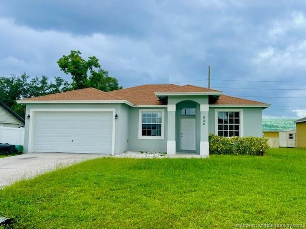 Photo of 656 SE Chapman Avenue SE, Port Saint Lucie, FL 34984 (MLS # M20051383)