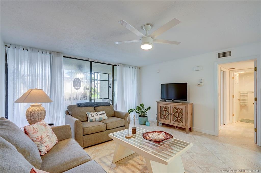 Fort Pierce, Florida 34949, United States, 1 Bedroom Bedrooms, ,1 BathroomBathrooms,Residential,Active,25718