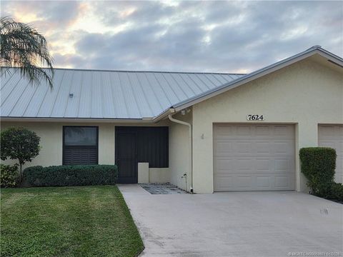 Photo of 7624 SE Sugar Sand Circle, Hobe Sound, FL 33455 (MLS # M20053921)