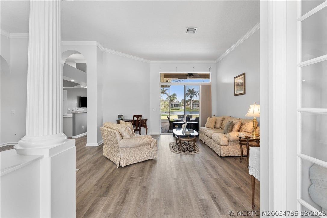 758 SW Blue Stem Way