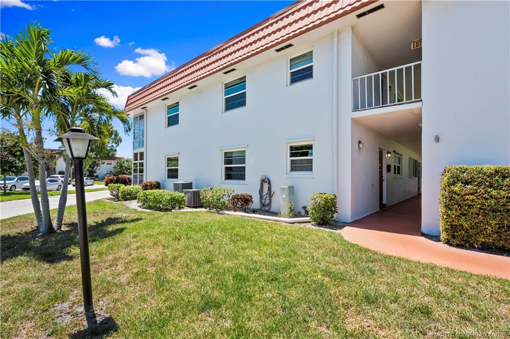 Stuart, Florida 34996, United States, 2 Bedrooms Bedrooms, ,2 BathroomsBathrooms,Residential,Active,200778