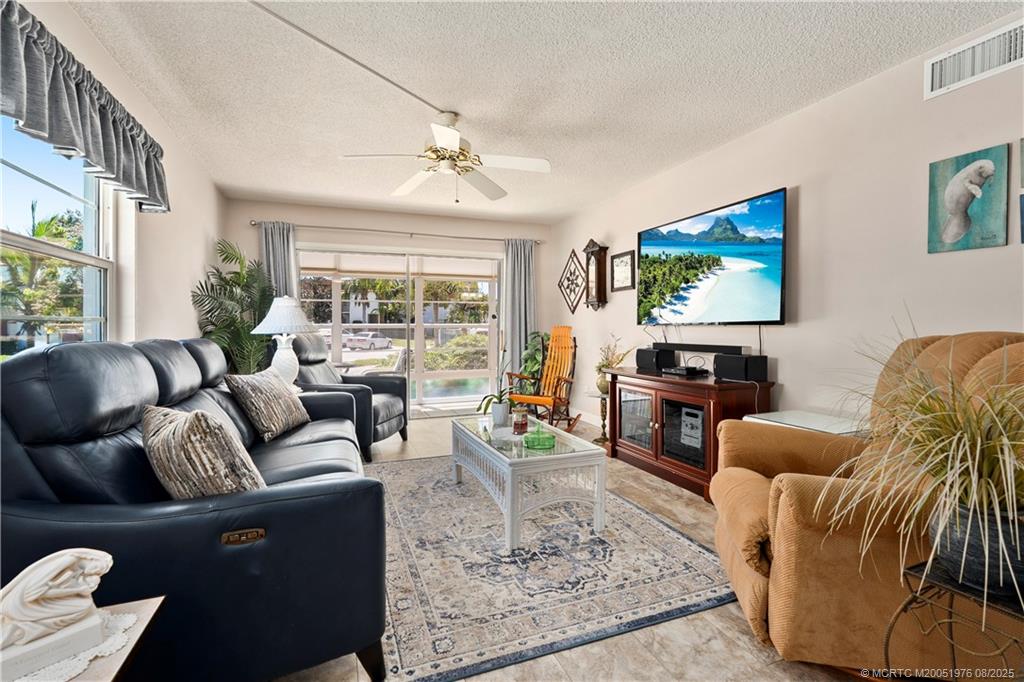 Stuart, Florida 34996, United States, 2 Bedrooms Bedrooms, ,2 BathroomsBathrooms,Residential,Active,200778