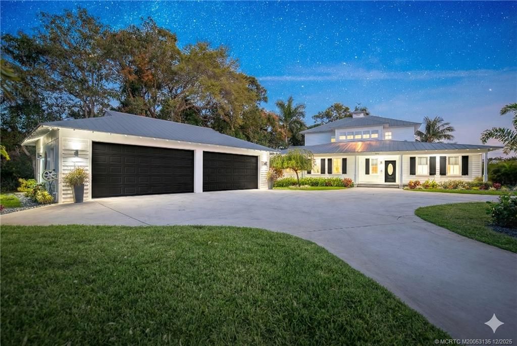 Photo of 3404 SE Inlet Harbor Trail, Stuart, FL 34996 (MLS # M20053135)