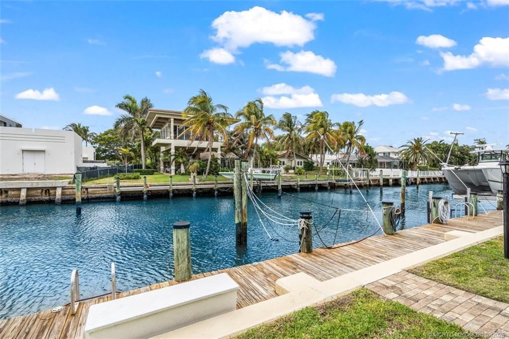 Photo of 68 Yacht Club Drive #22, North Palm Beach, FL 33408 (MLS # M20049320)
