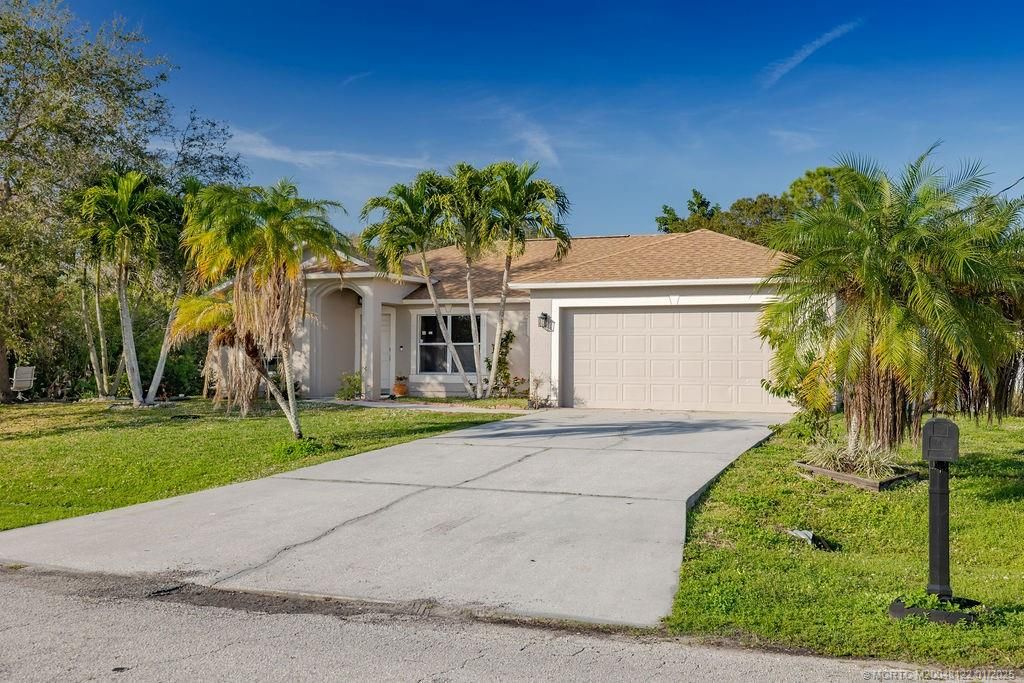 Photo of 2209 SE Master Avenue, Port Saint Lucie, FL 34952 (MLS # M20048122)