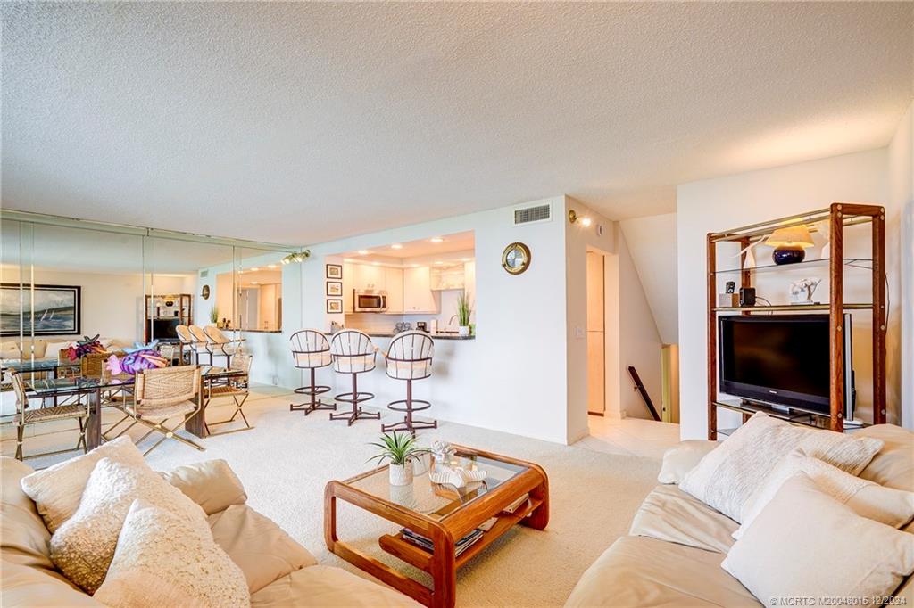 Stuart, Florida 34996, United States, 2 Bedrooms Bedrooms, ,2 BathroomsBathrooms,Residential,Active,27303