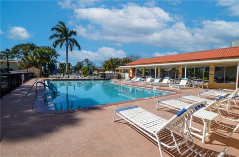 Condo For Sale - 1963 SW Palm City Road #F<br/> Martin County, Stuart, FL 34994