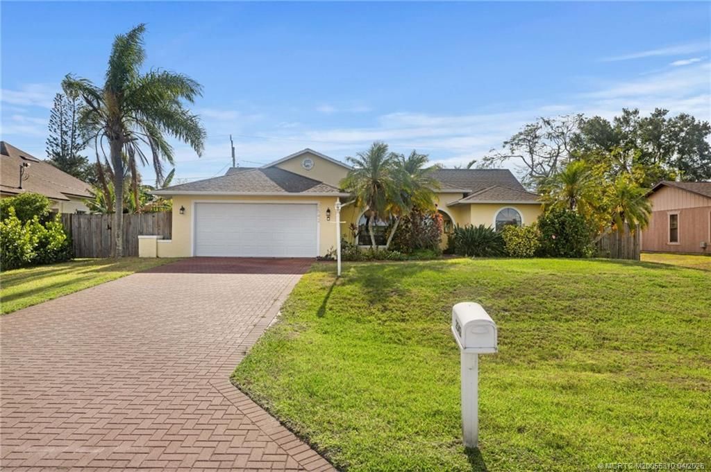 Photo of 2542 SW Kensington Street, Port Saint Lucie, FL 34953 (MLS # M20055310)