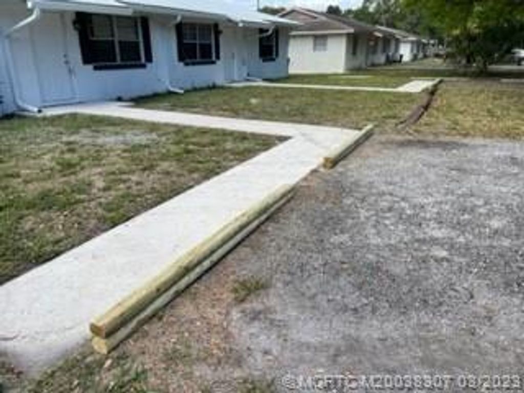 Photo of 2737 Niagara Avenue, Fort Pierce, FL 34946 (MLS # M20038307)