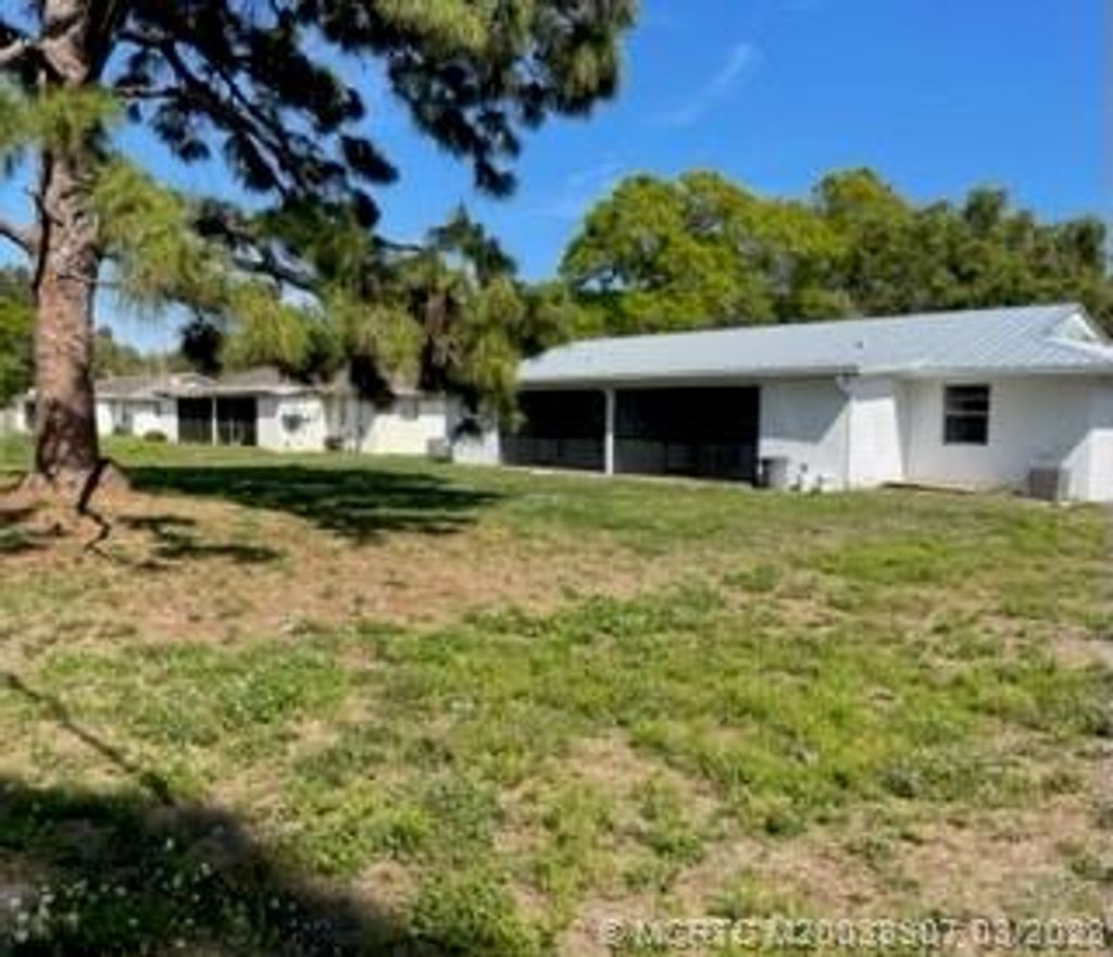 Photo of 2737 Niagara Avenue, Fort Pierce, FL 34946 (MLS # M20038307)