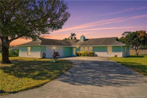 Photo of 2905 SE Glasgow Drive, Stuart, FL 34997 (MLS # M20053656)