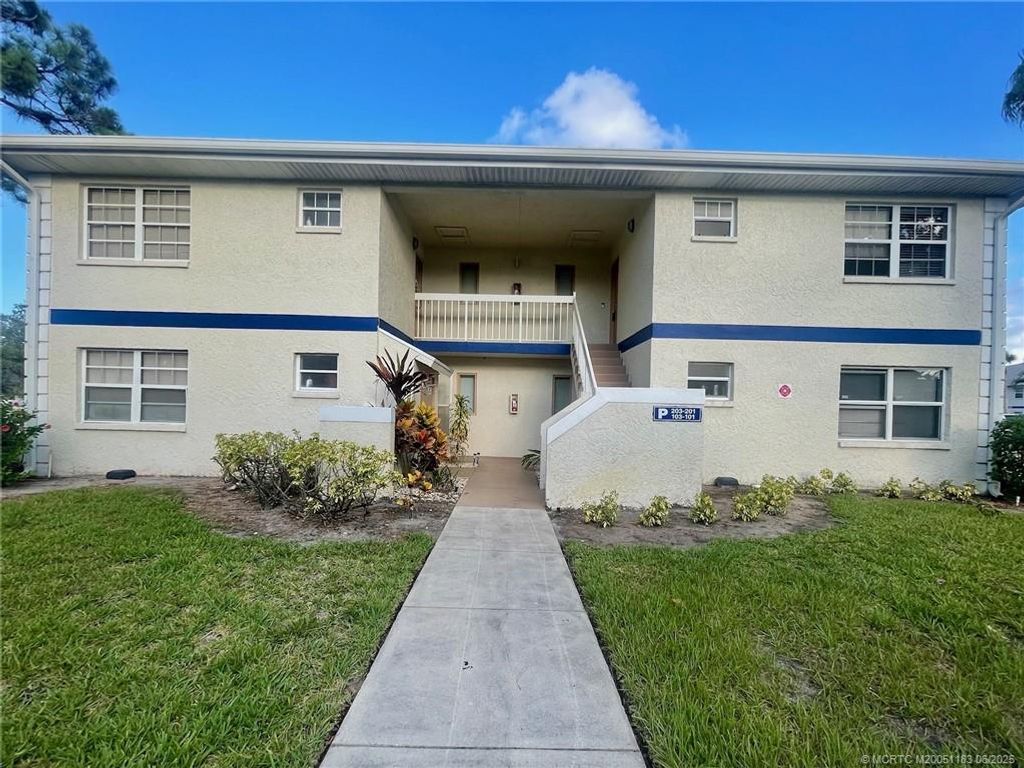 Photo of 1522 SE Royal Green Circle #201, Port Saint Lucie, FL 34952 (MLS # M20051183)