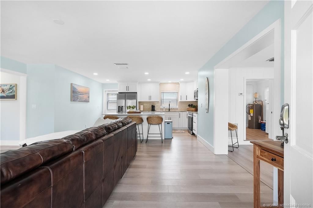 Photo of 901 SE Madison Avenue, Stuart, FL 34996 (MLS # M20053838)