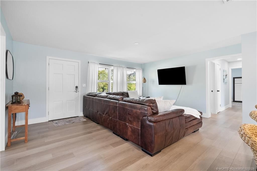 Photo of 901 SE Madison Avenue, Stuart, FL 34996 (MLS # M20053838)