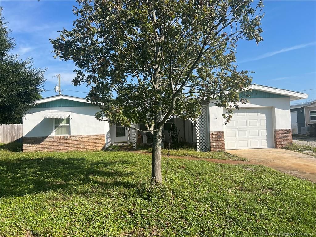 Photo of 1467 SE Andrews Street, Stuart, FL 34996 (MLS # M20047217)