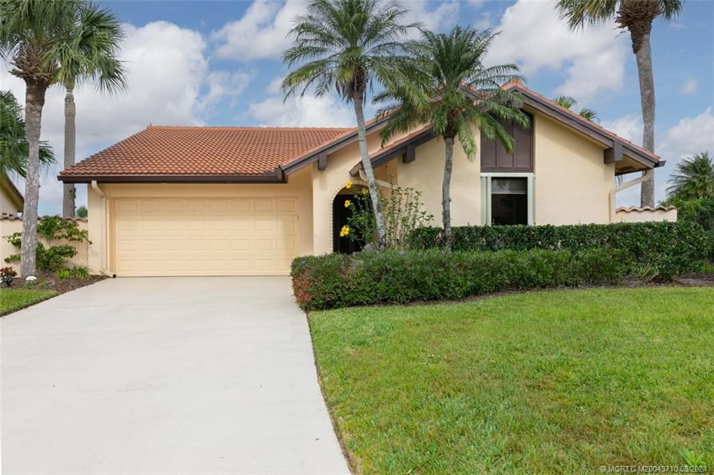 Photo of 3241 SW Bobalink Way, Palm City, FL 34990 (MLS # M20043710)