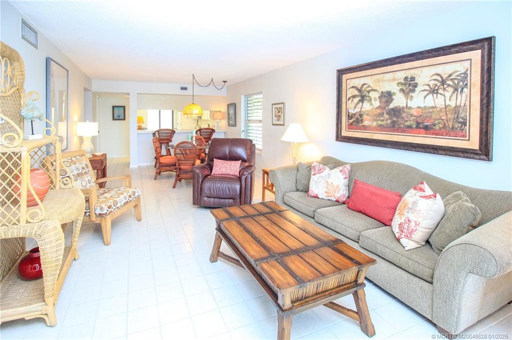 Stuart, Florida 34996, United States, 2 Bedrooms Bedrooms, ,2 BathroomsBathrooms,Residential,Pending,16464