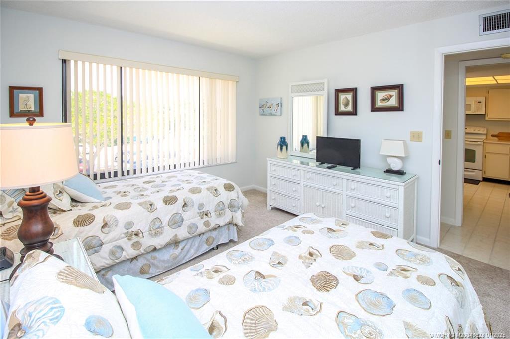 Stuart, Florida 34996, United States, 2 Bedrooms Bedrooms, ,2 BathroomsBathrooms,Residential,Pending,16464