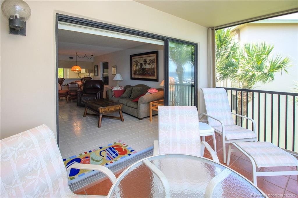 Stuart, Florida 34996, United States, 2 Bedrooms Bedrooms, ,2 BathroomsBathrooms,Residential,Pending,16464