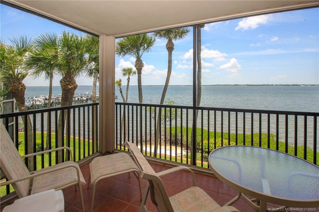 Stuart, Florida 34996, United States, 2 Bedrooms Bedrooms, ,2 BathroomsBathrooms,Residential,Pending,16464