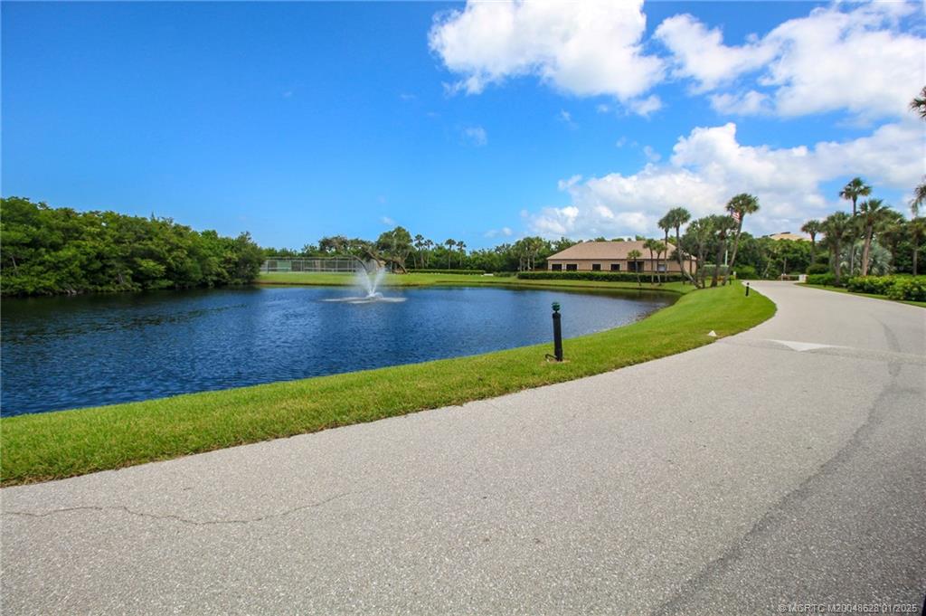 Stuart, Florida 34996, United States, 2 Bedrooms Bedrooms, ,2 BathroomsBathrooms,Residential,Pending,16464