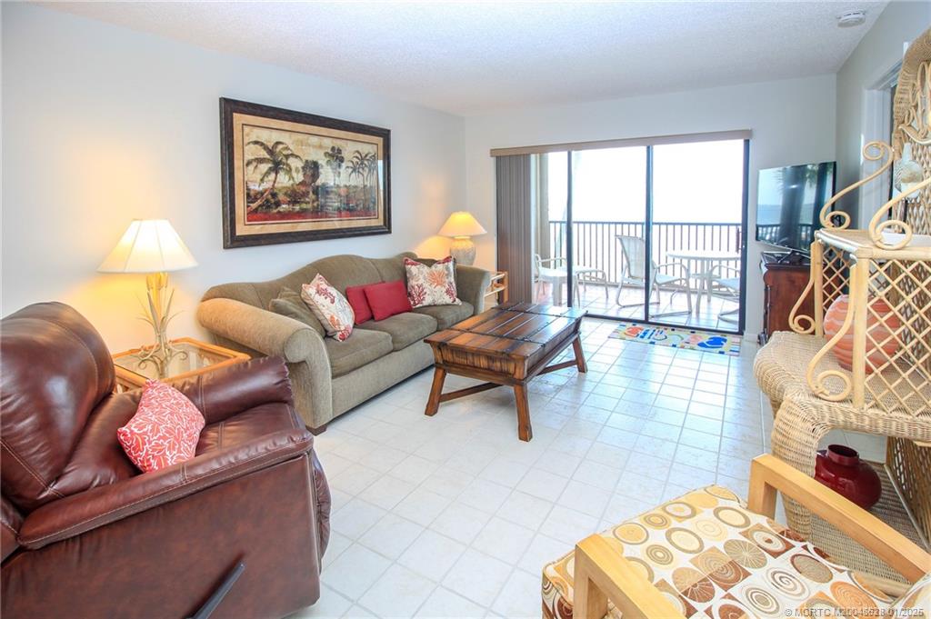 Stuart, Florida 34996, United States, 2 Bedrooms Bedrooms, ,2 BathroomsBathrooms,Residential,Pending,16464