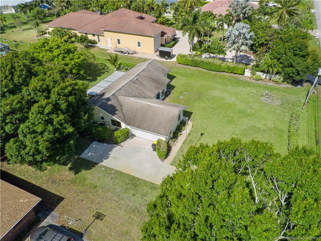 2468 NW Everglades Boulevard
