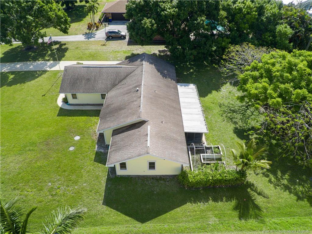 2468 NW Everglades Boulevard