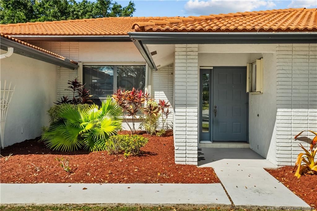 Photo of 2098 SW Heronwood Road, Palm City, FL 34990 (MLS # M20043594)