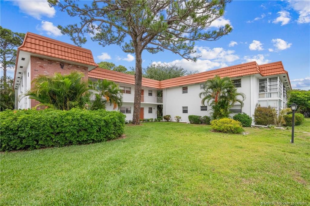 Photo of 2600 SE Ocean Boulevard #V12, Stuart, FL 34996 (MLS # M20050120)