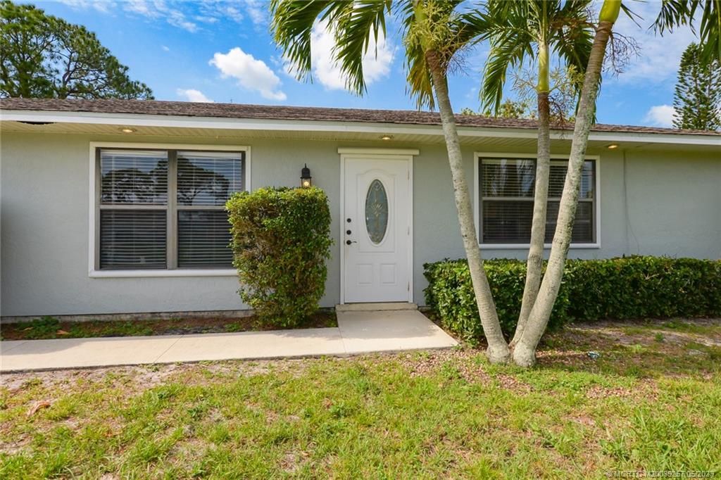 Photo of 350 SE Evans Avenue, Port Saint Lucie, FL 34984 (MLS # M20039257)