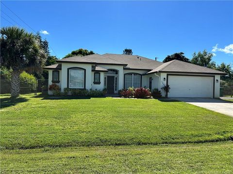 Photo of 2097 SE Dranson Circle, Port Saint Lucie, FL 34952 (MLS # M20052644)