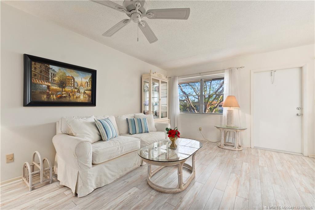 Stuart, Florida 34996, United States, 1 Bedroom Bedrooms, ,2 BathroomsBathrooms,Residential,Pending,2471