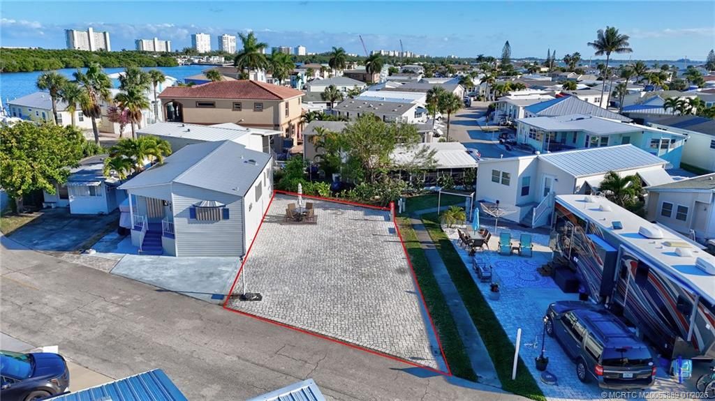 Photo of 462 Nettles Boulevard, Jensen Beach, FL 34957 (MLS # M20053889)