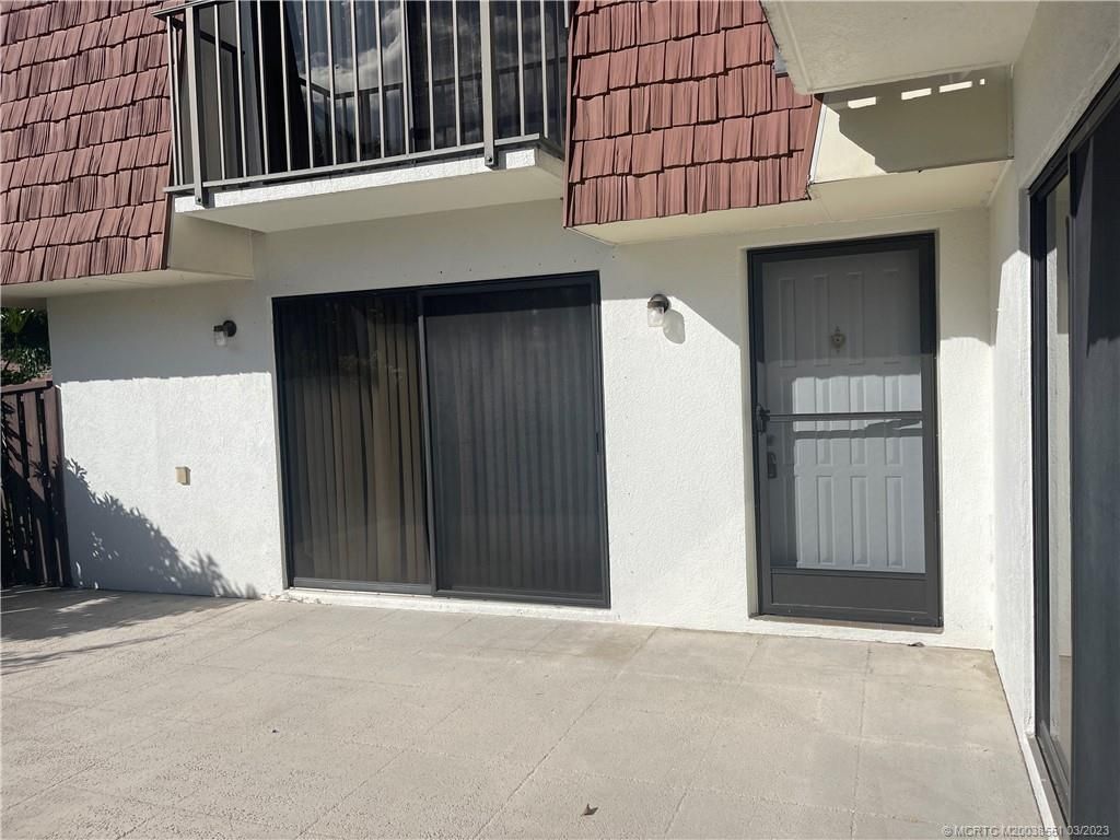 Photo of 3701 SW Sunset Trace Circle, Palm City, FL 34990 (MLS # M20038551)