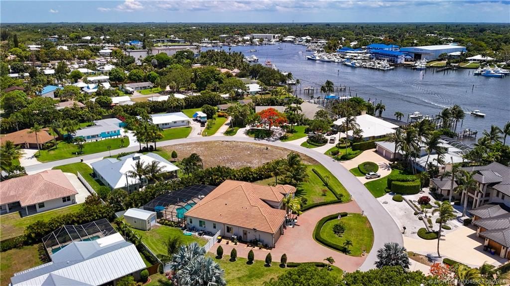 Photo of 4459 SE Bayshore Terrace, Stuart, FL 34997 (MLS # M20045328)