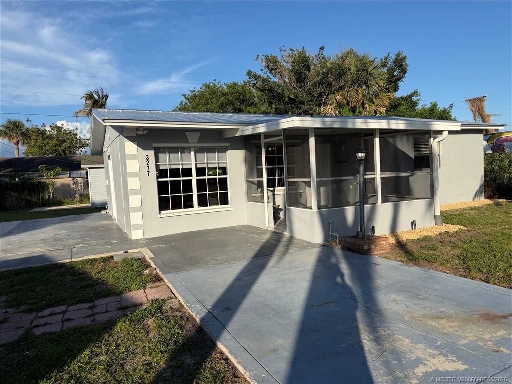 Photo of 3277 SE Birch Avenue, Stuart, FL 34997 (MLS # M20055957)
