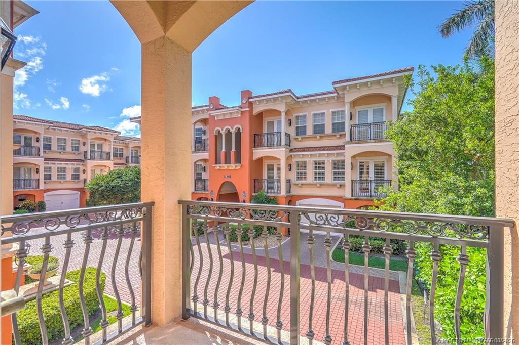 Jensen Beach, Florida 34957, United States, 3 Bedrooms Bedrooms, ,4 BathroomsBathrooms,Residential,Active,59313